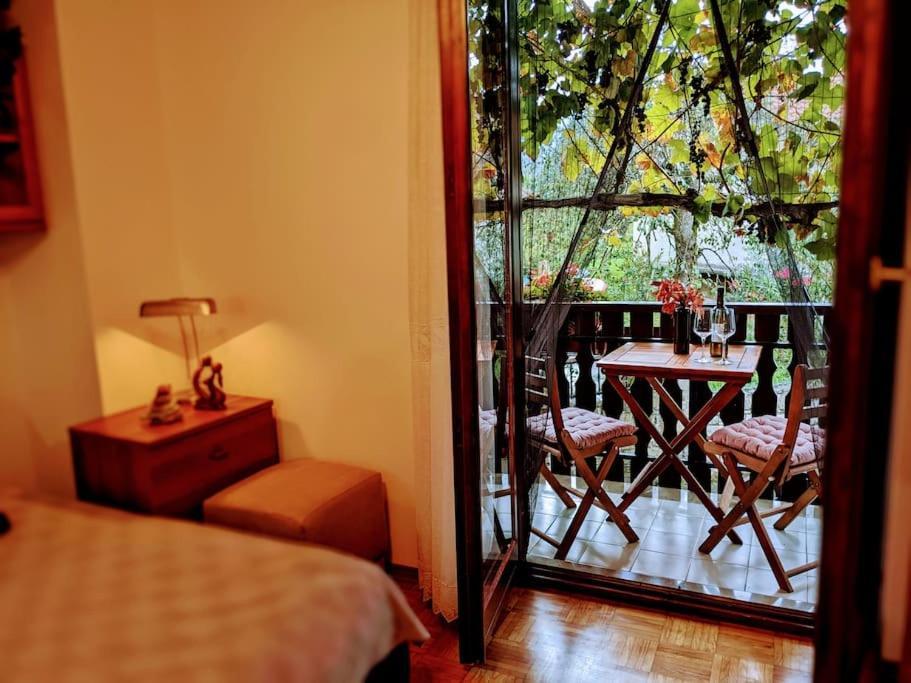 Apartment Kolodvor Dornberk Luaran gambar